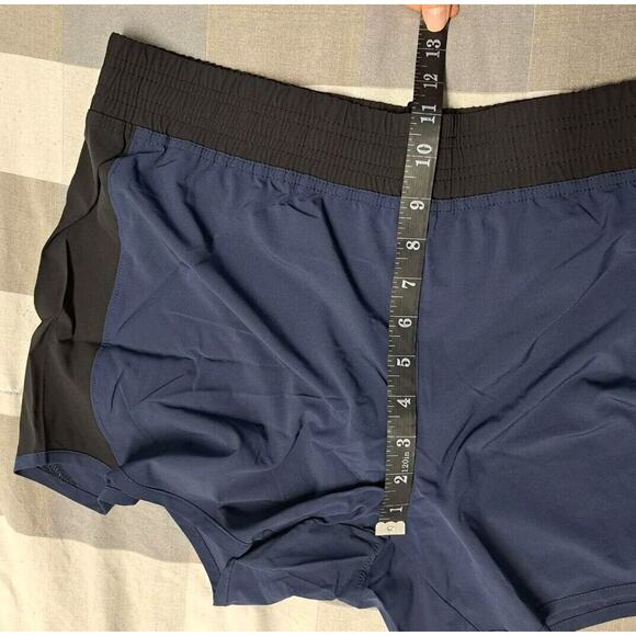 Amazon Essentials Women's 4" Stretch Woven Running Short Size L - Picture 6 of 8